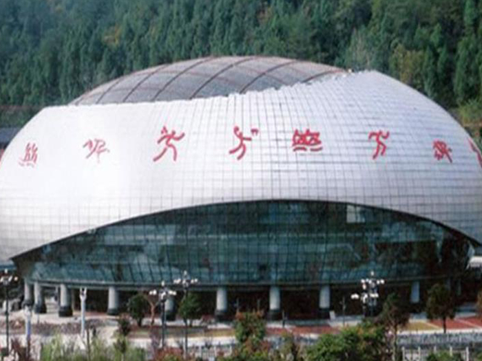 六盘水体育中心球形网架加工安装