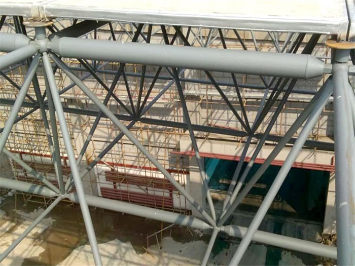 六盘水公安局网架天基板屋面